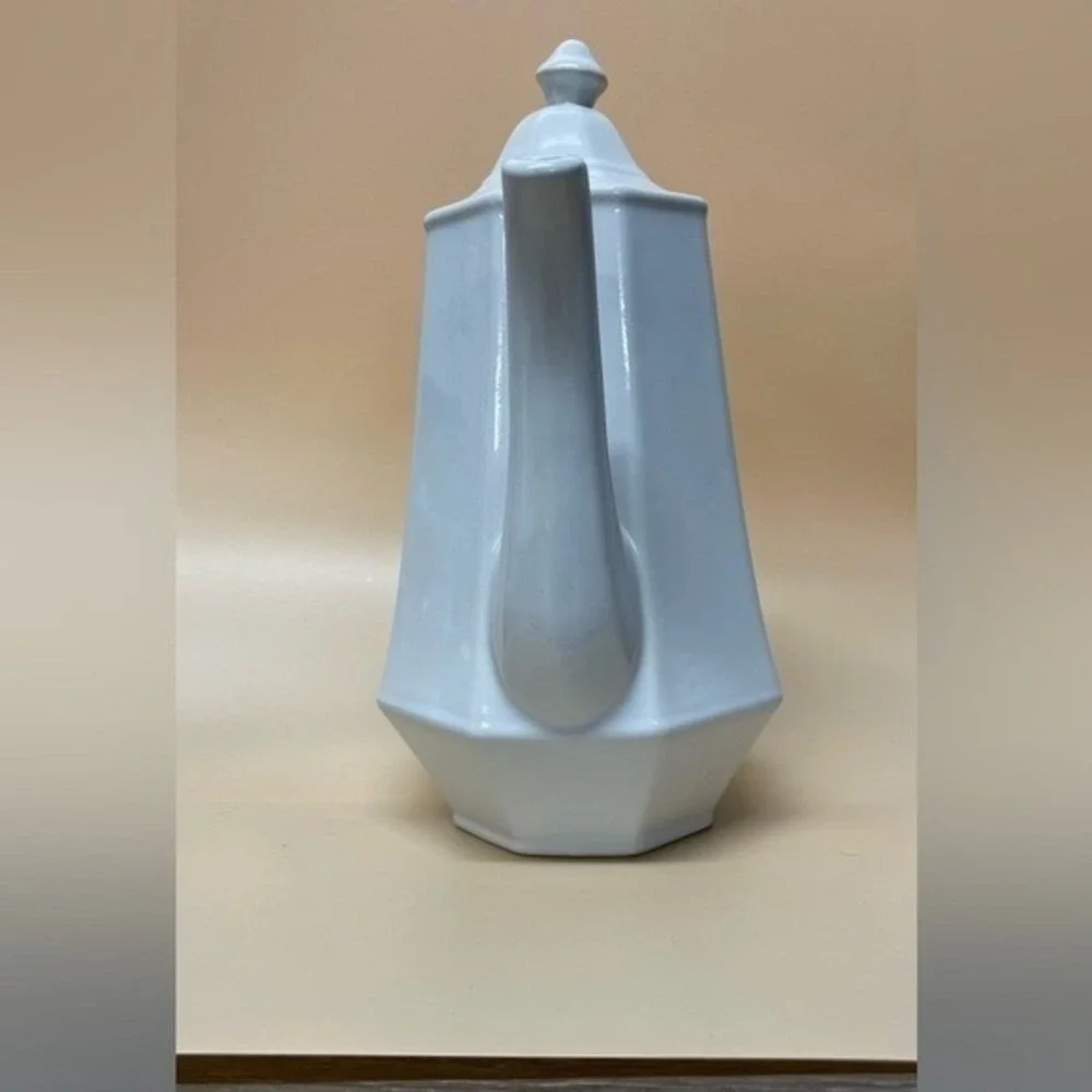 White Octagonal Ceramic Coffee Pot with Lid, Vintage Farmhouse Style Pitcher